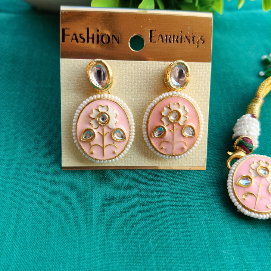 Peach Oval Kundan Necklace