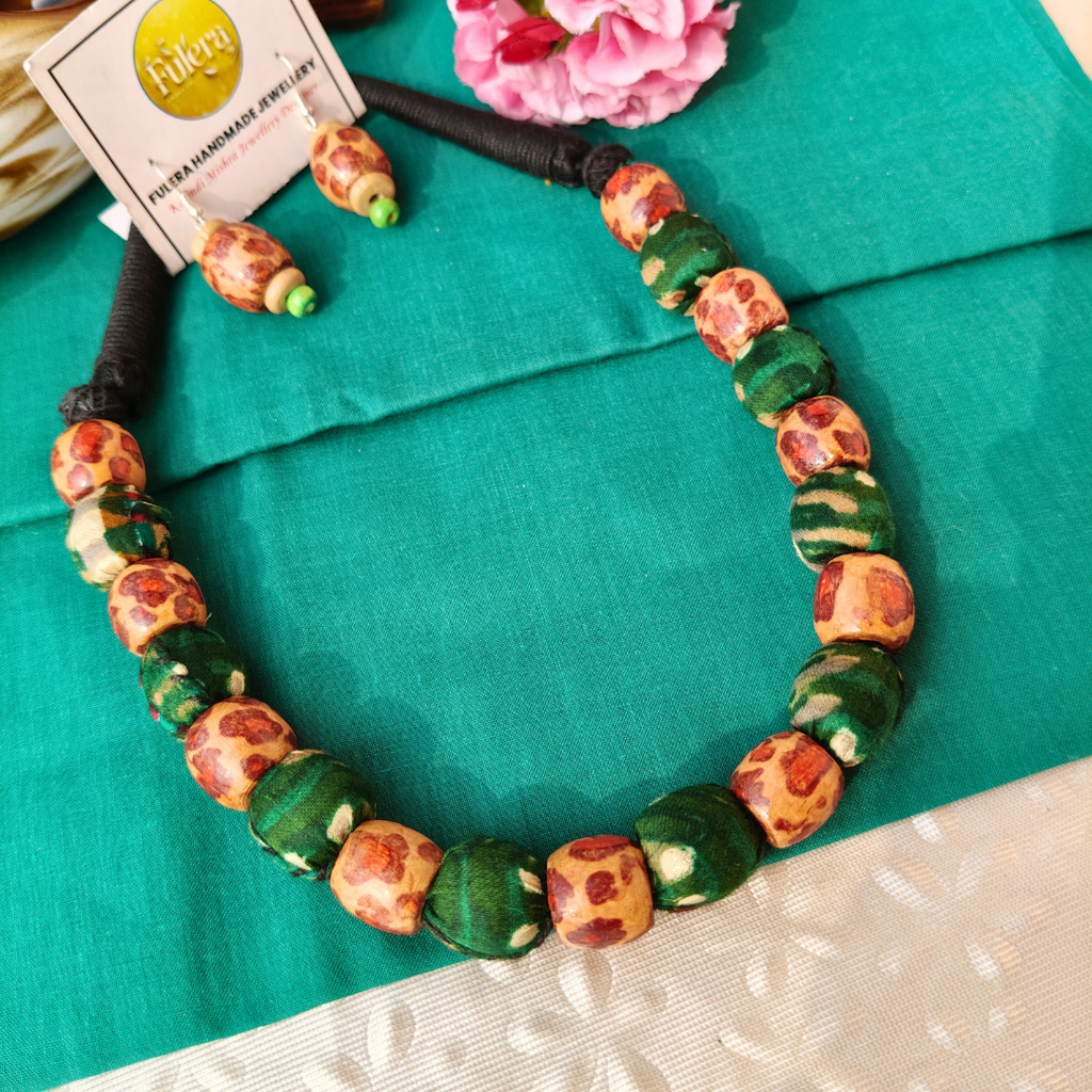 Dark Green Beads Necklace