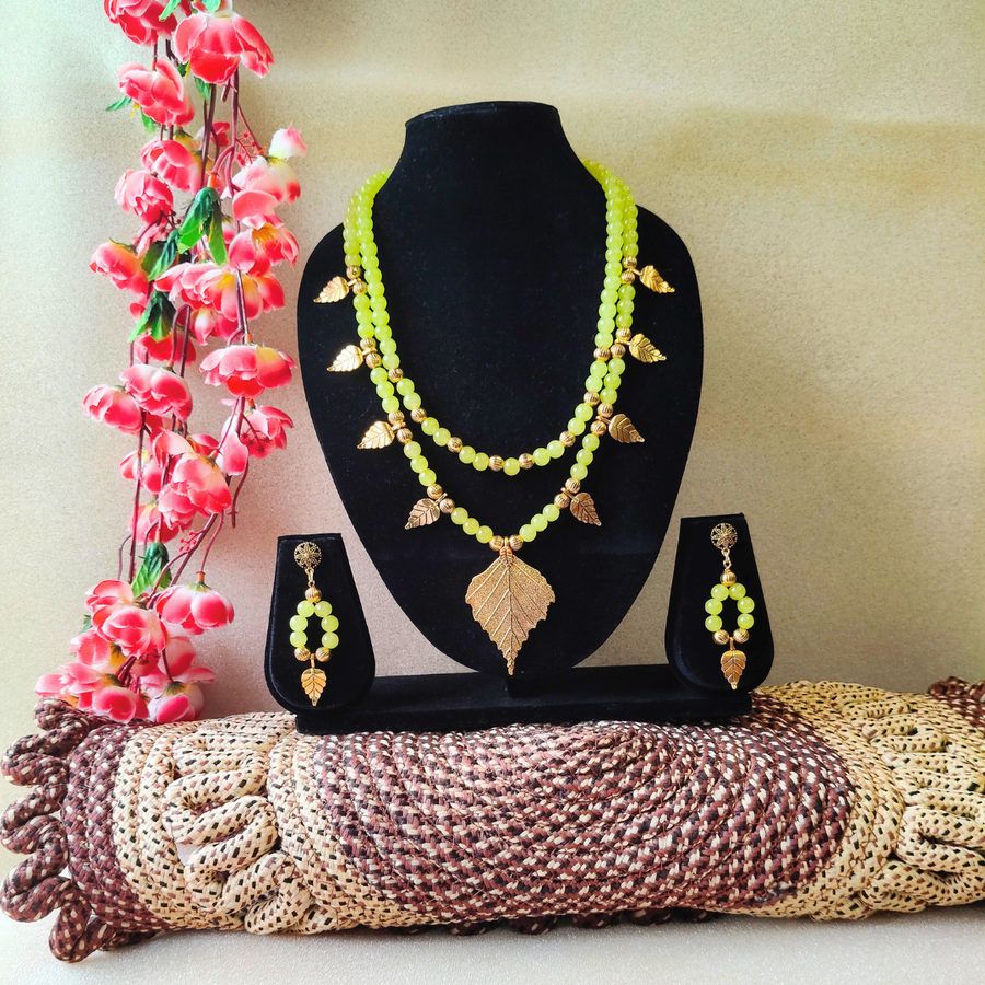 Mint green beads necklace
