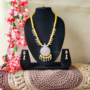 Yellow beads necklace