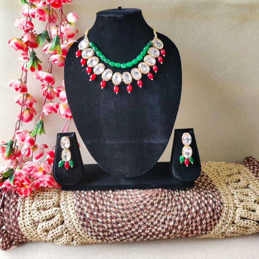 Red green kundan necklace