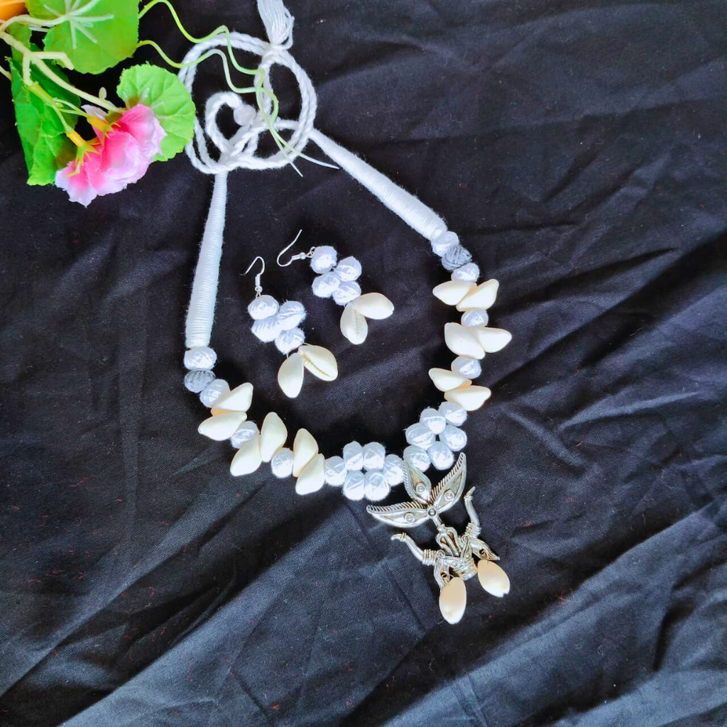 White Cotton Beads Nacklace